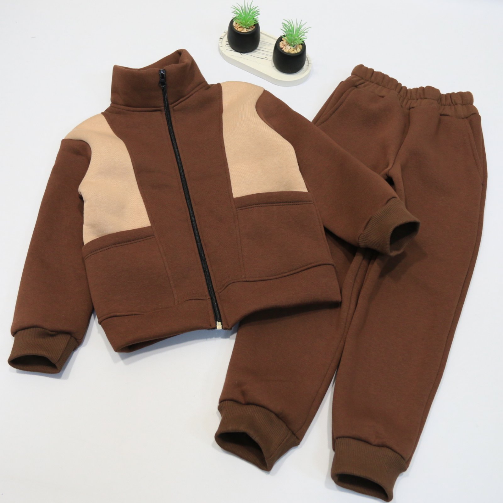 0-04-05-884848929f9a468aaa201ba148928feb753b59746a4939f95d1b27d167d6be18_20eb2fab59eee74b